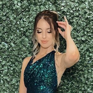 Meet your Posher, Diana